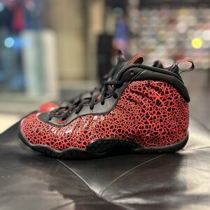 Nike Air Foamposite One Lava Size 5y GS shoes